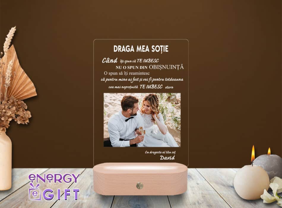 Lampă LED 3D personalizată prin printare cu fotografie și mesaj dedicat