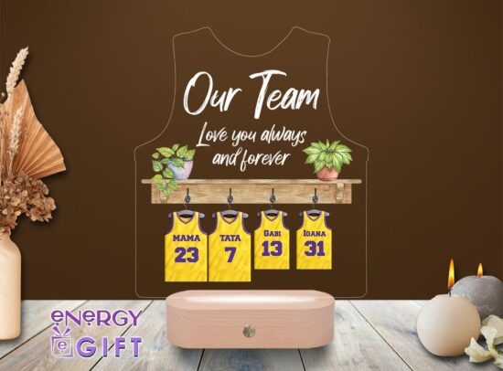 Lampă LED 3D personalizată prin printare – tematică baschet „Our Team” cu nume