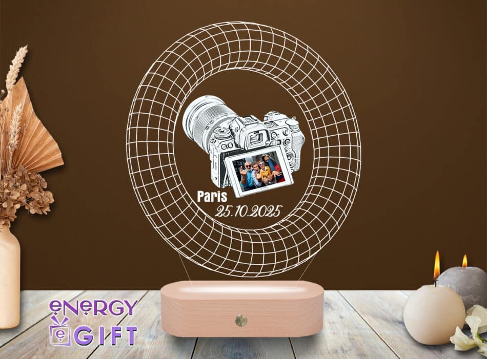 Lampă LED 3D cu tematică foto, personalizată cu nume și bază din lemn – cadou special pentru fotografi