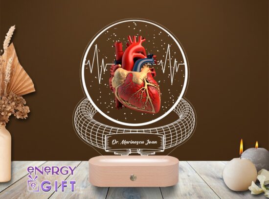 Lampă LED 3D cu simbol cardiologie și nume gravat, pe bază din lemn – cadou personalizat pentru medic