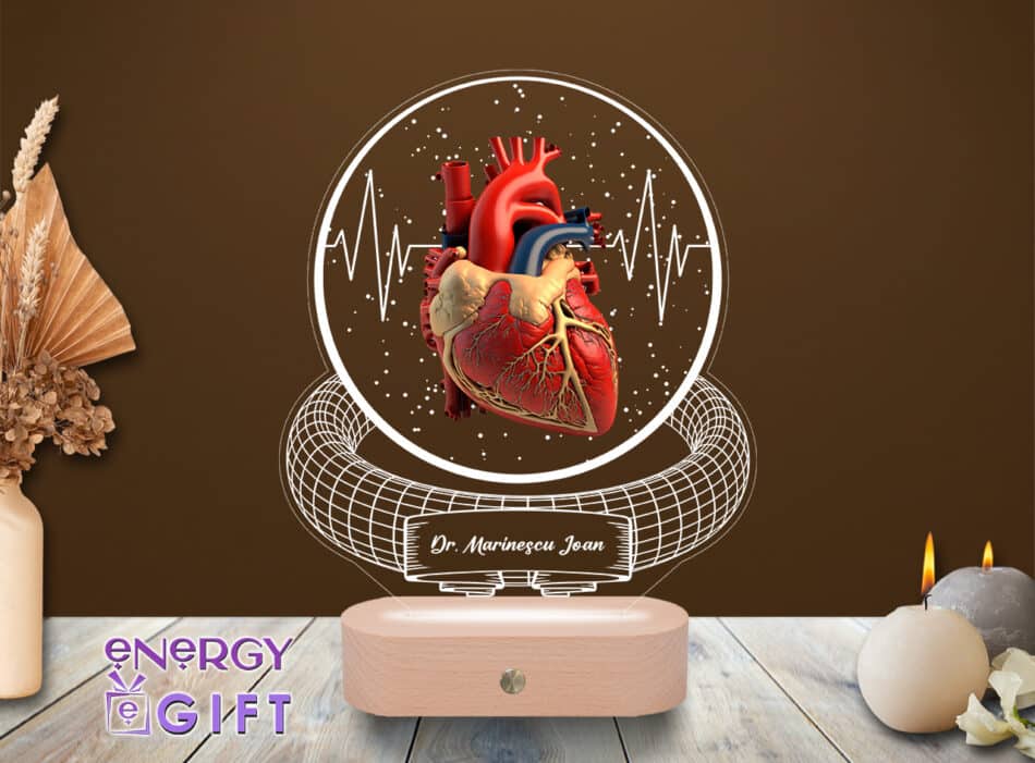 Lampă LED 3D cu simbol cardiologie și nume gravat, pe bază din lemn – cadou personalizat pentru medic