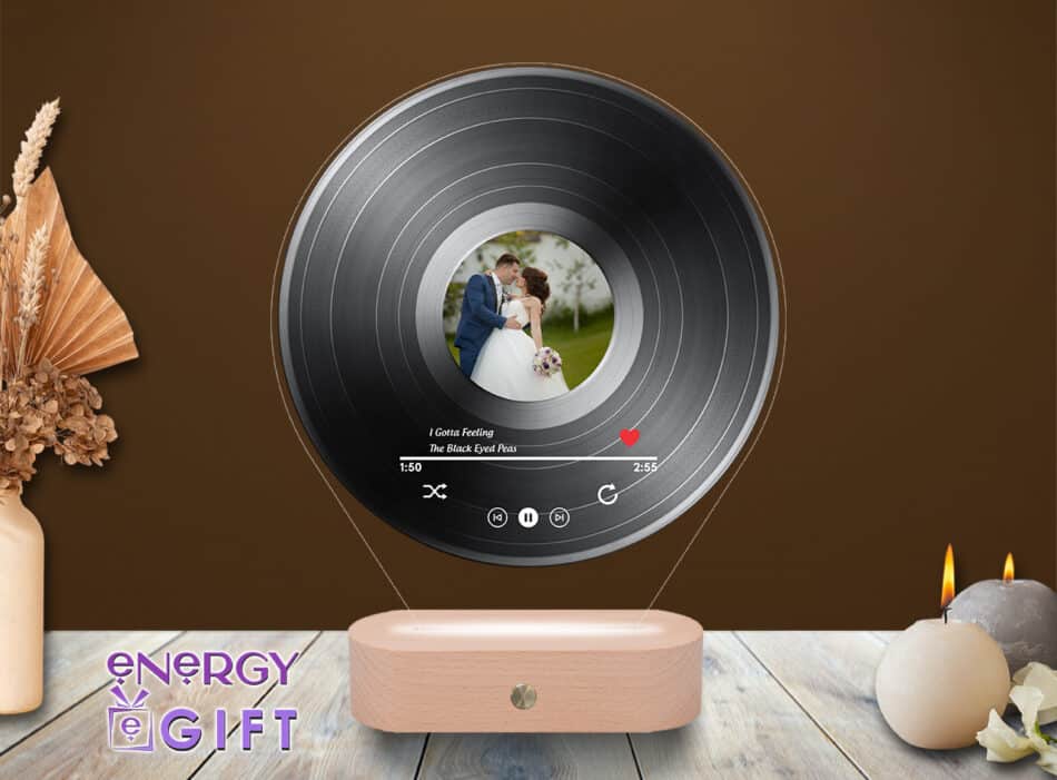 Lampă LED 3D personalizată în formă de disc vinil, cu poză gravată și mesaj – cadou vintage