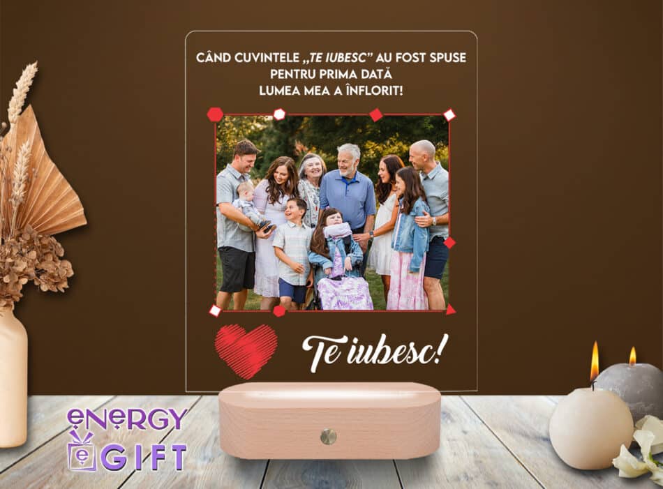 Lampă LED 3D personalizată prin printare cu mesaj emoționant – cadou deosebit pentru familie