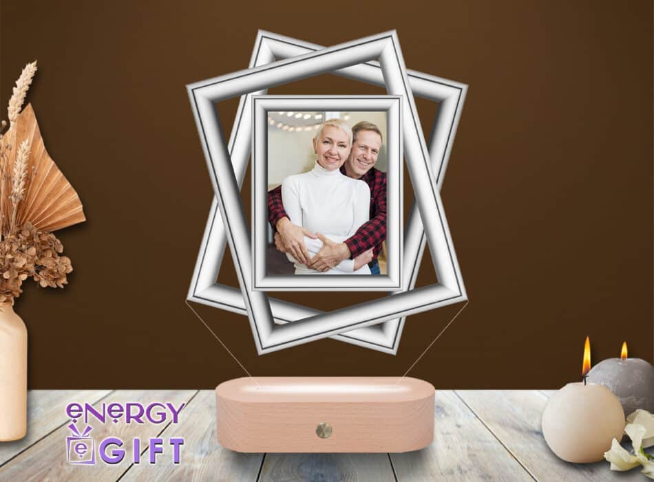 Lampă LED cu ramă foto personalizată, poză gravată și bază din lemn natural