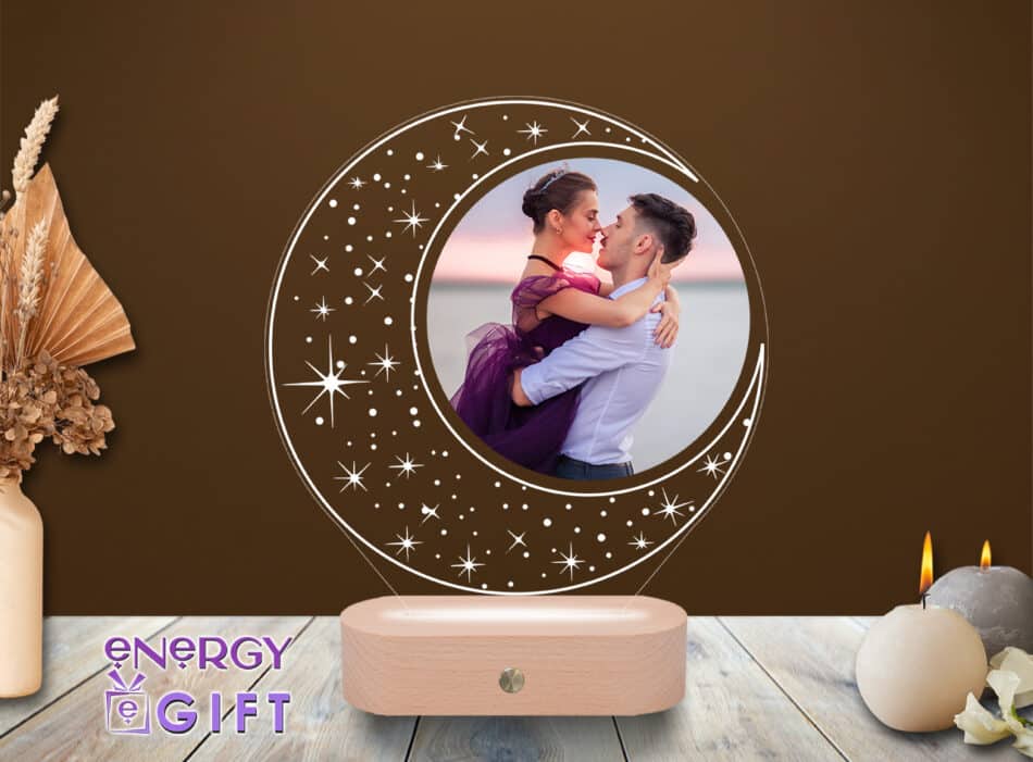 Lampă LED personalizată cu stele și poză gravată, bază din lemn natural