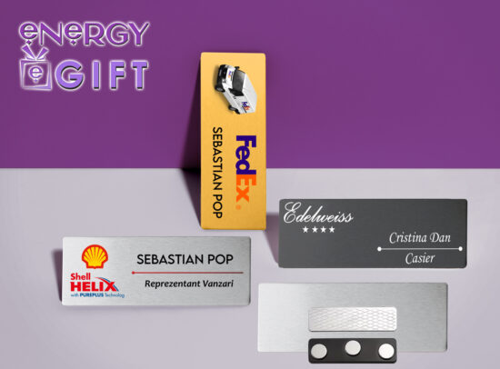 Ecusoane metalice personalizate cu magnet, imprimate cu logo și nume pentru firme, hoteluri, clinici și evenimente